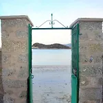 White Sea 度假居 Kímolos